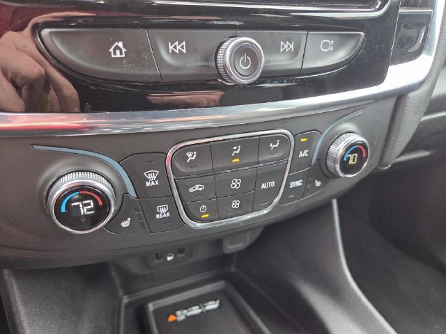 Used 2023 Chevrolet Traverse LT AWD/4WD image 16