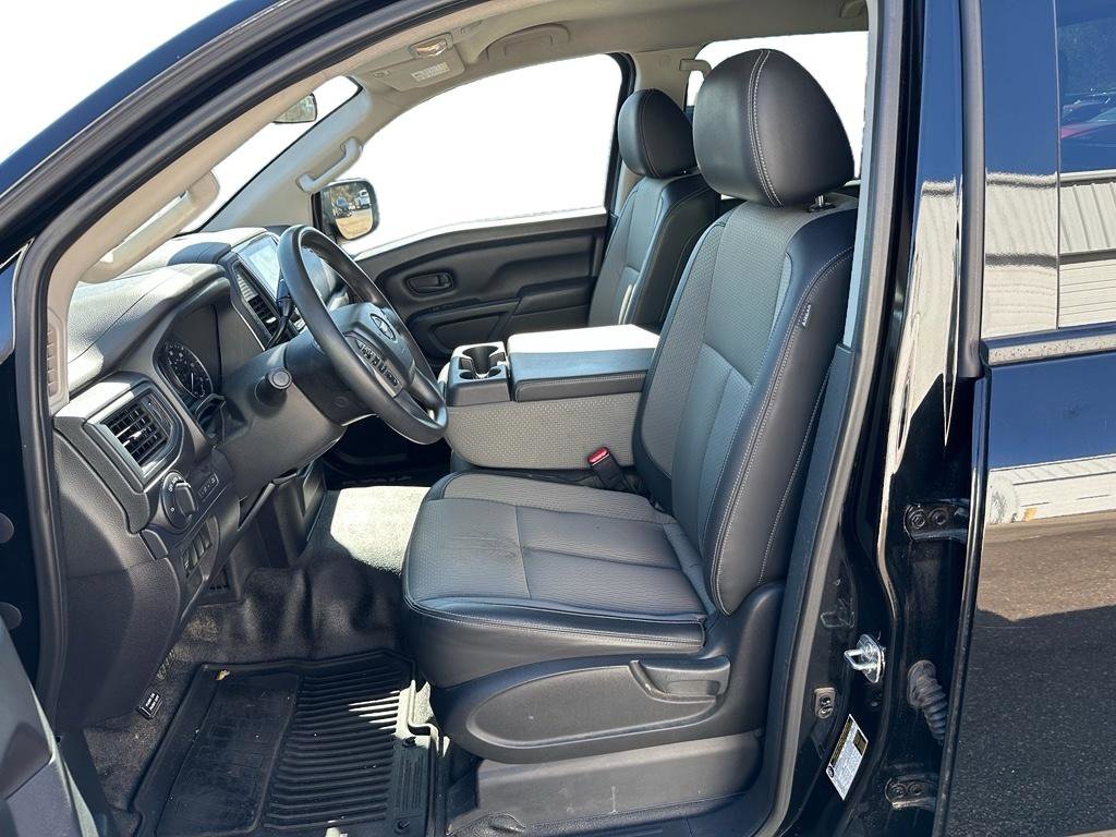 Used 2021 Nissan Titan S image 8