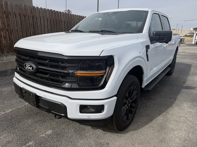 New 2025 Ford F150 XLT w/ Equipment Group 302A MID
