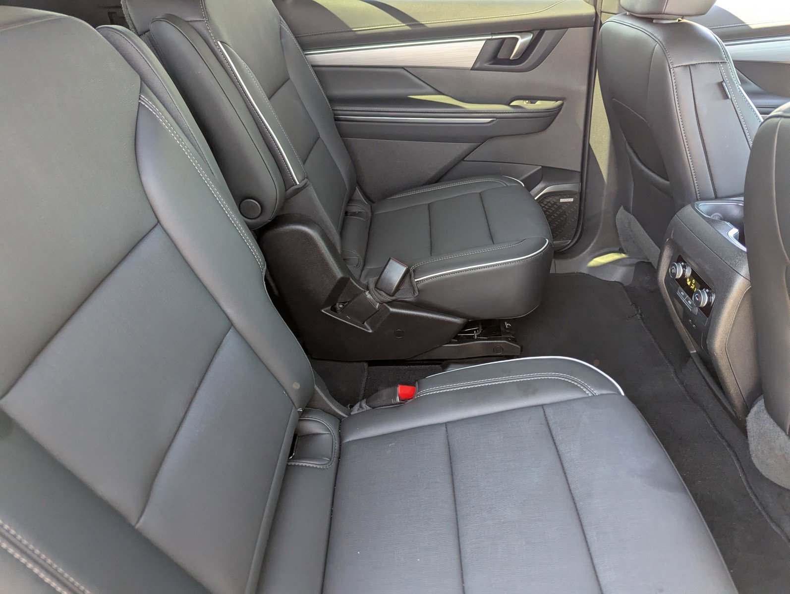 Certified 2025 Buick Enclave Preferred image 13