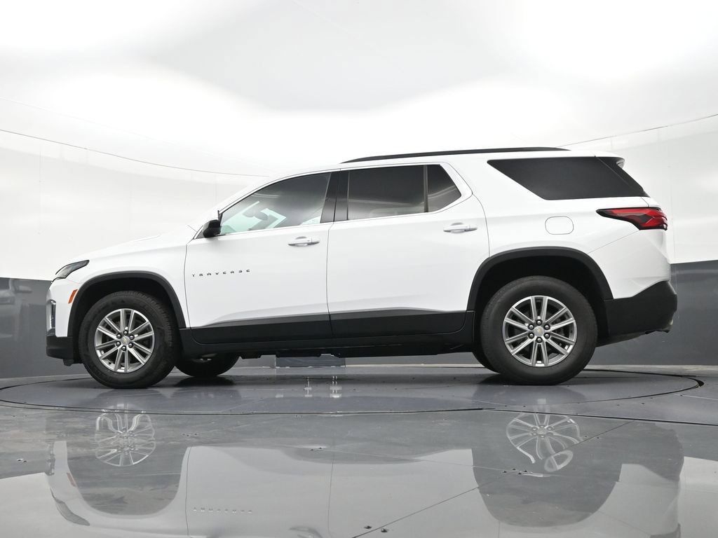 Used 2023 Chevrolet Traverse LT image 25