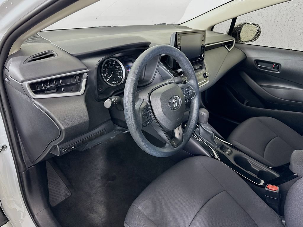 Used 2022 Toyota Corolla LE image 9