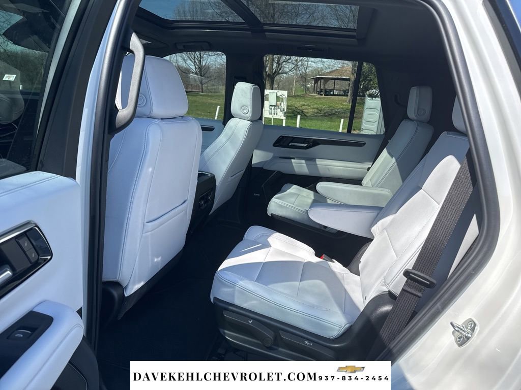 Used 2025 Chevrolet Tahoe Premier AWD/4WD image 19