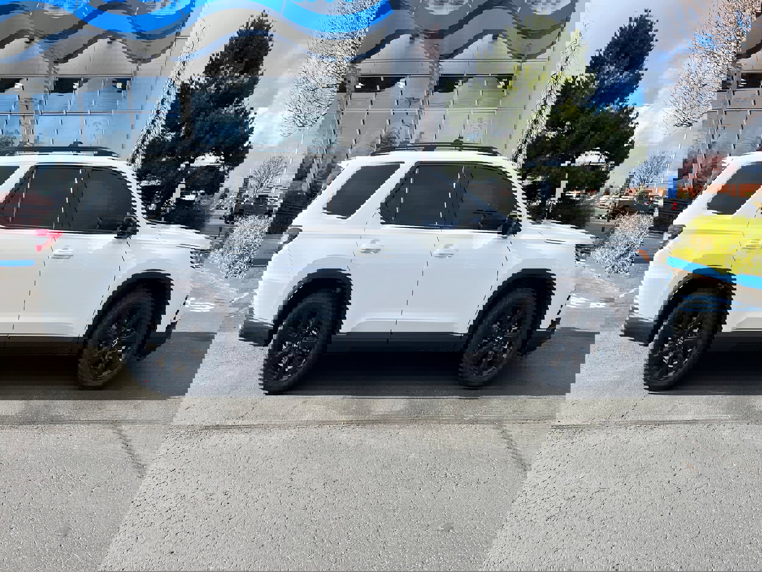 New 2025 Honda Pilot Black Edition image 4