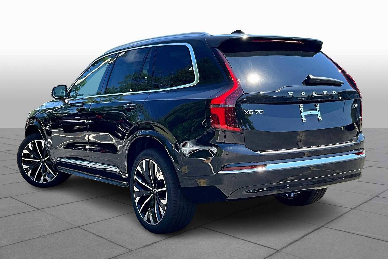 New 2026 Volvo XC90 T8 Ultra w/ Protection Package Premier image 3