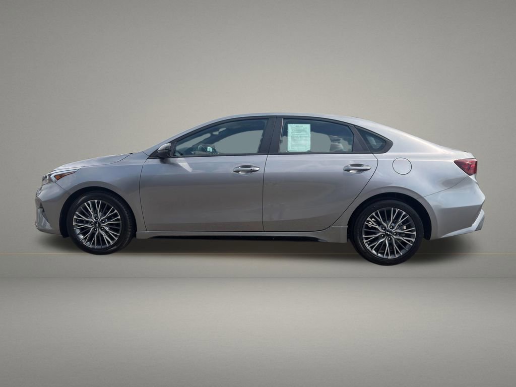 Used 2023 Kia Forte GT-Line FWD image 2