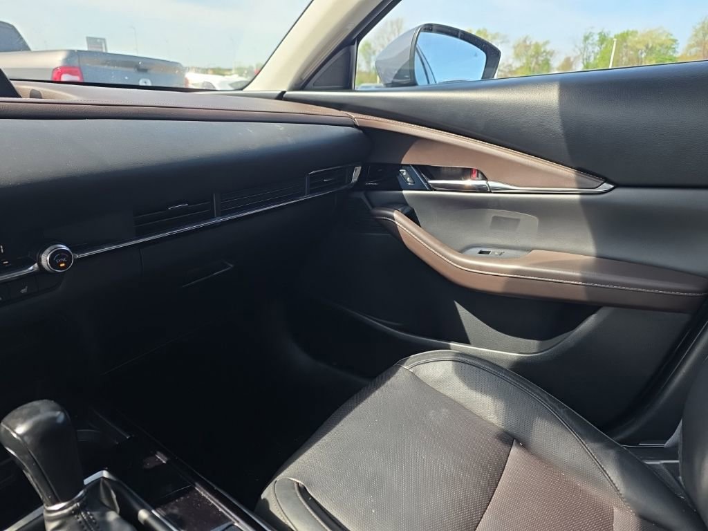 Used 2021 MAZDA CX-30 AWD 2.5 S w/ Premium Package image 16