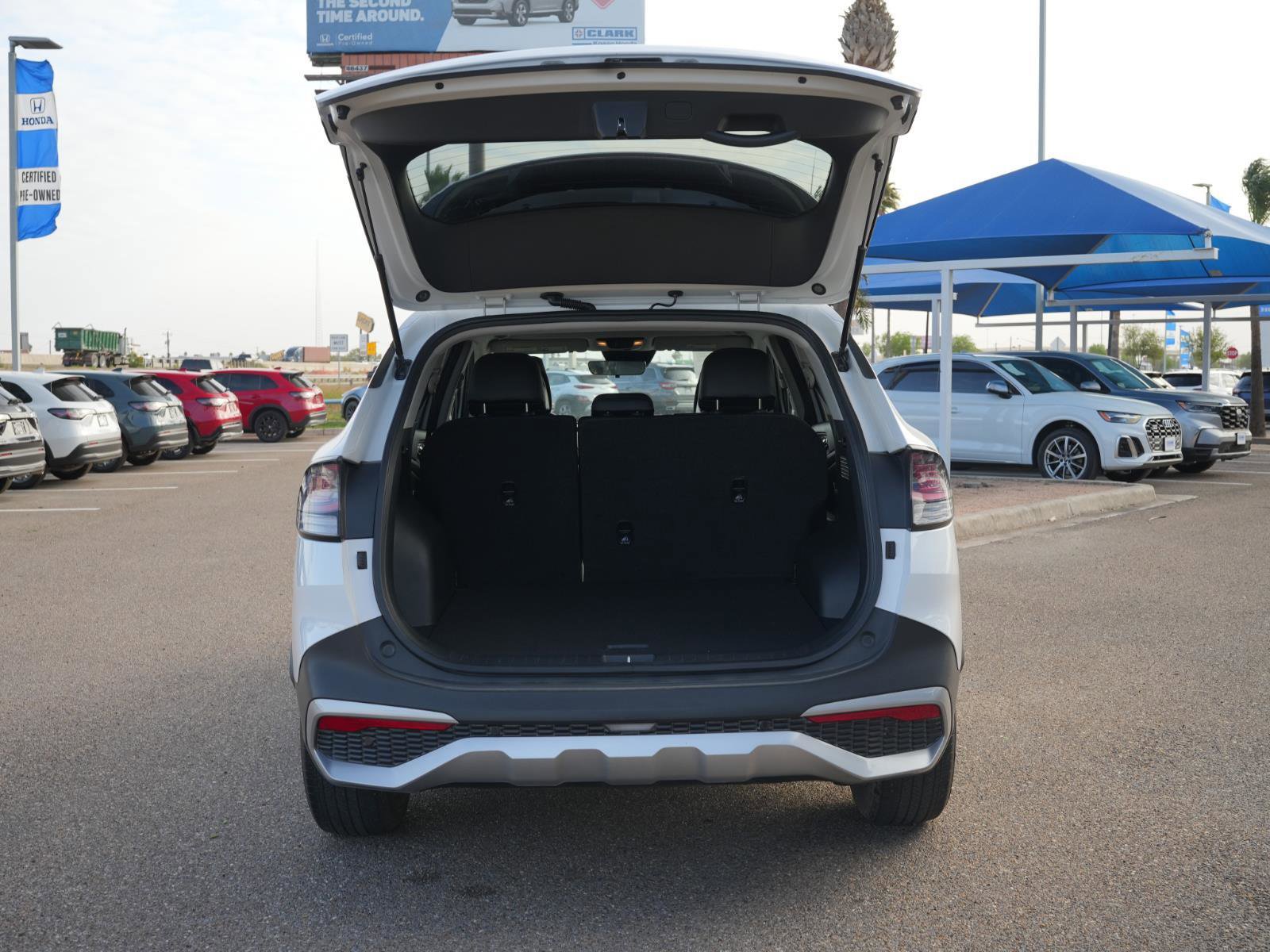 Used 2023 Kia Sportage EX image 7