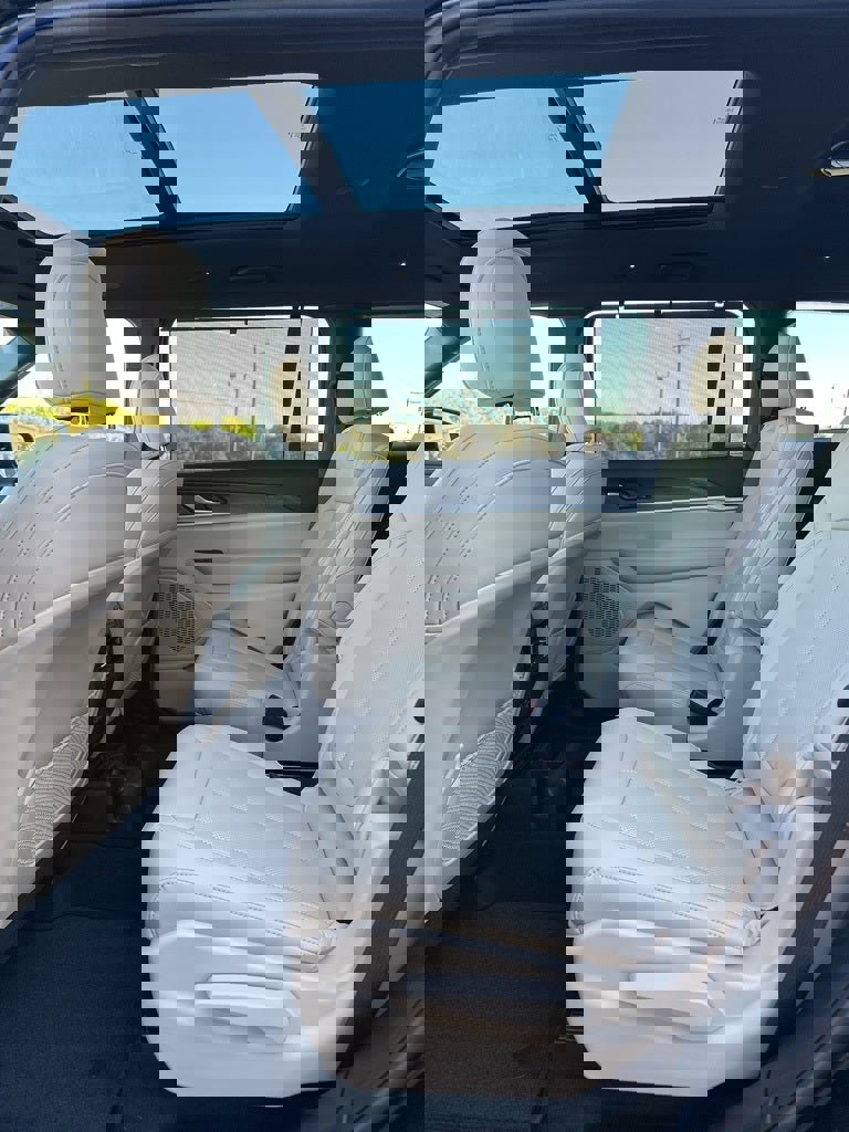 New 2025 Jeep Grand Cherokee L Limited w/ Luxury Tech Group II image 10