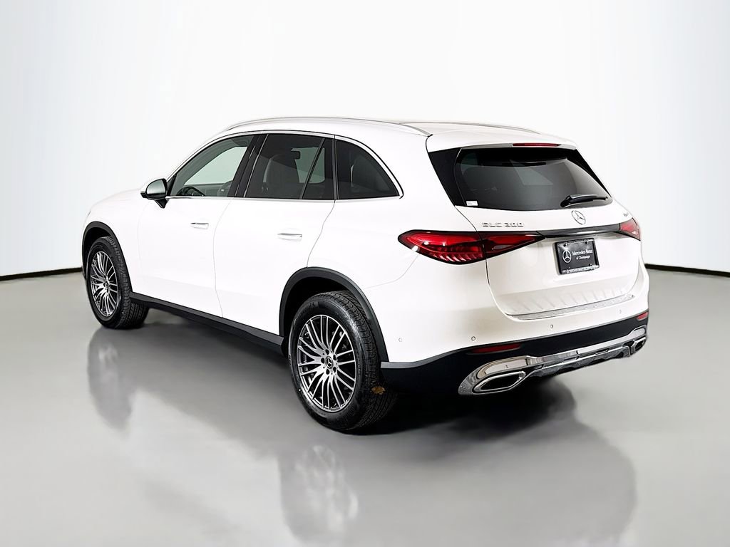 Used 2025 Mercedes-Benz GLC 300 4MATIC image 5