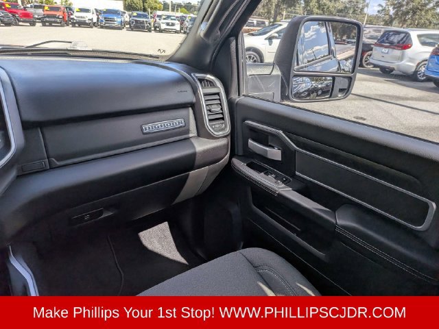 Used 2024 RAM 3500 Big Horn w/ Night Edition AWD/4WD image 16