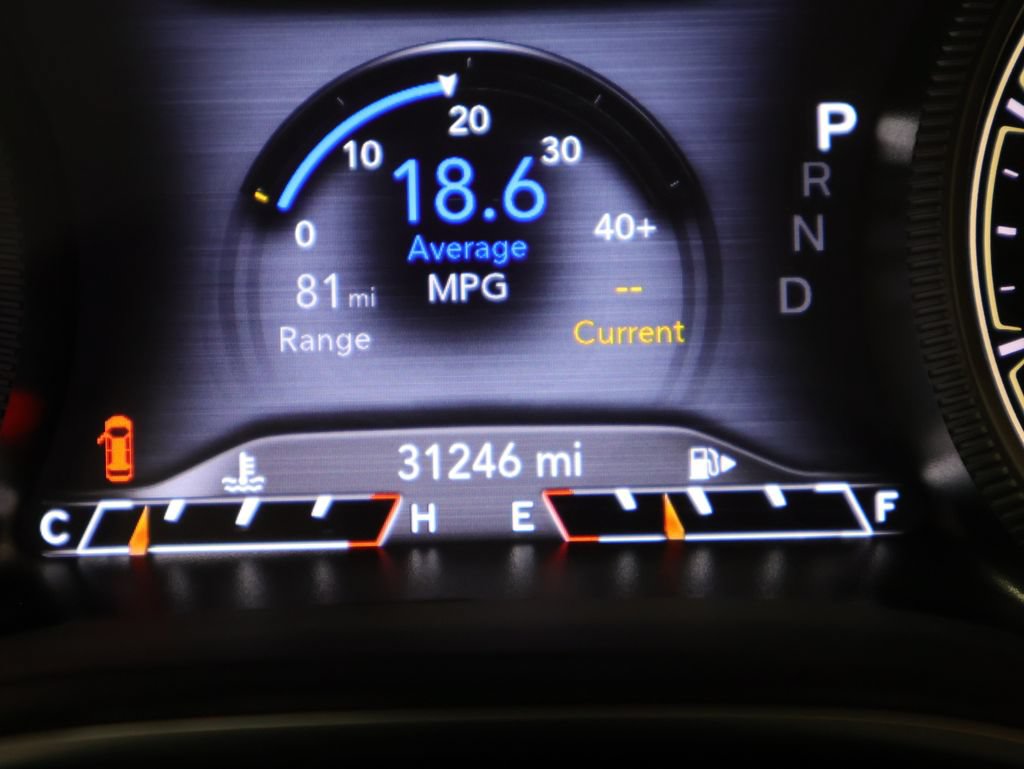 Used 2022 Jeep Cherokee Trailhawk w/ Premium Leather Package AWD/4WD image 36