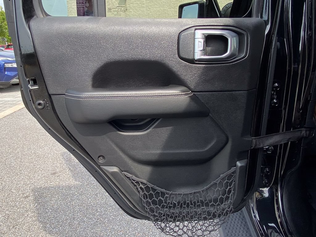 Used 2020 Jeep Wrangler Unlimited Sahara AWD/4WD image 43