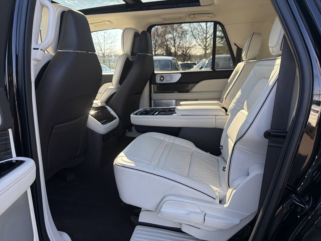 Used 2023 Lincoln Navigator L Black Label image 13