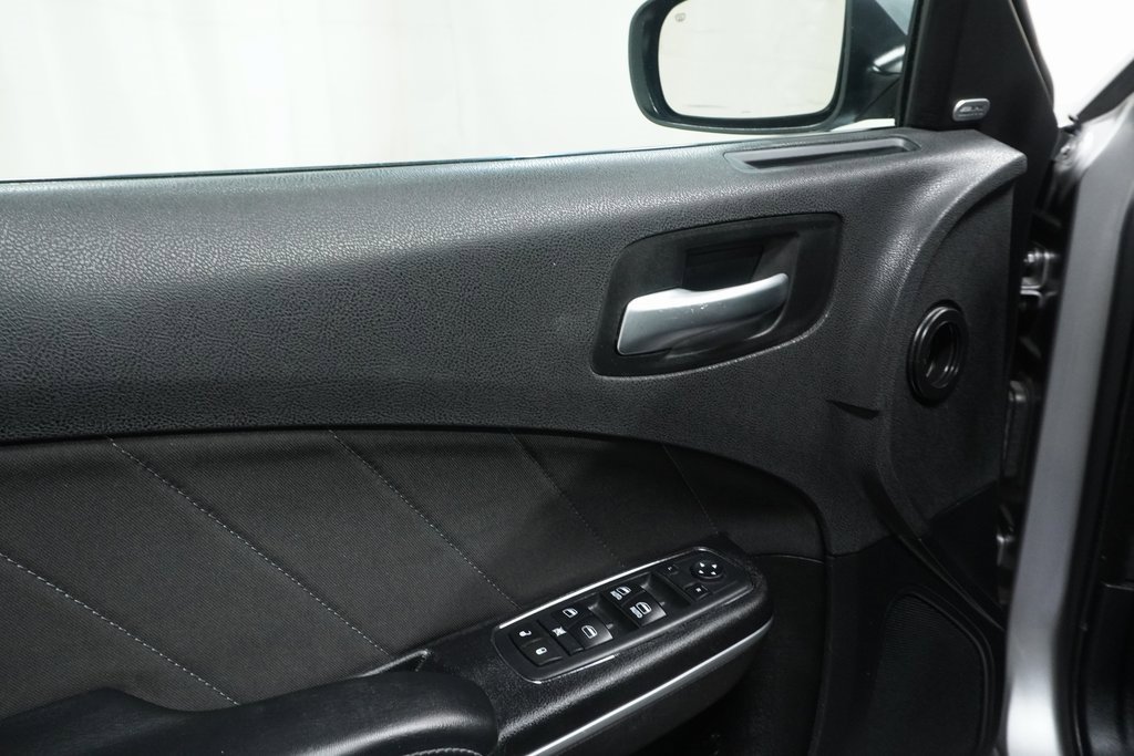 Used 2017 Dodge Charger SXT image 20