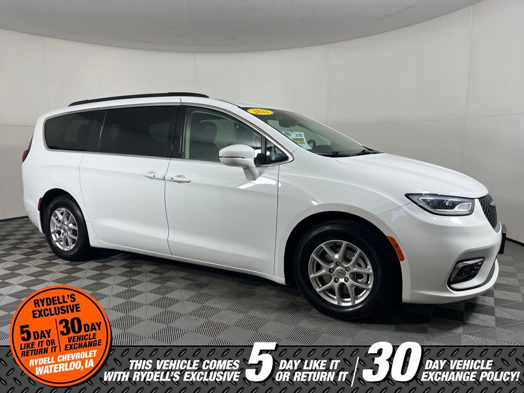 Used 2022 Chrysler Pacifica Touring-L image 2