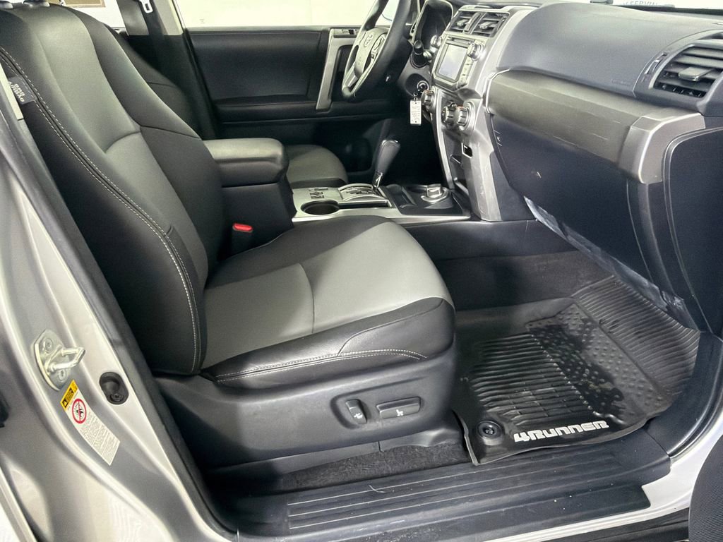 Used 2018 Toyota 4Runner SR5 Premium image 15