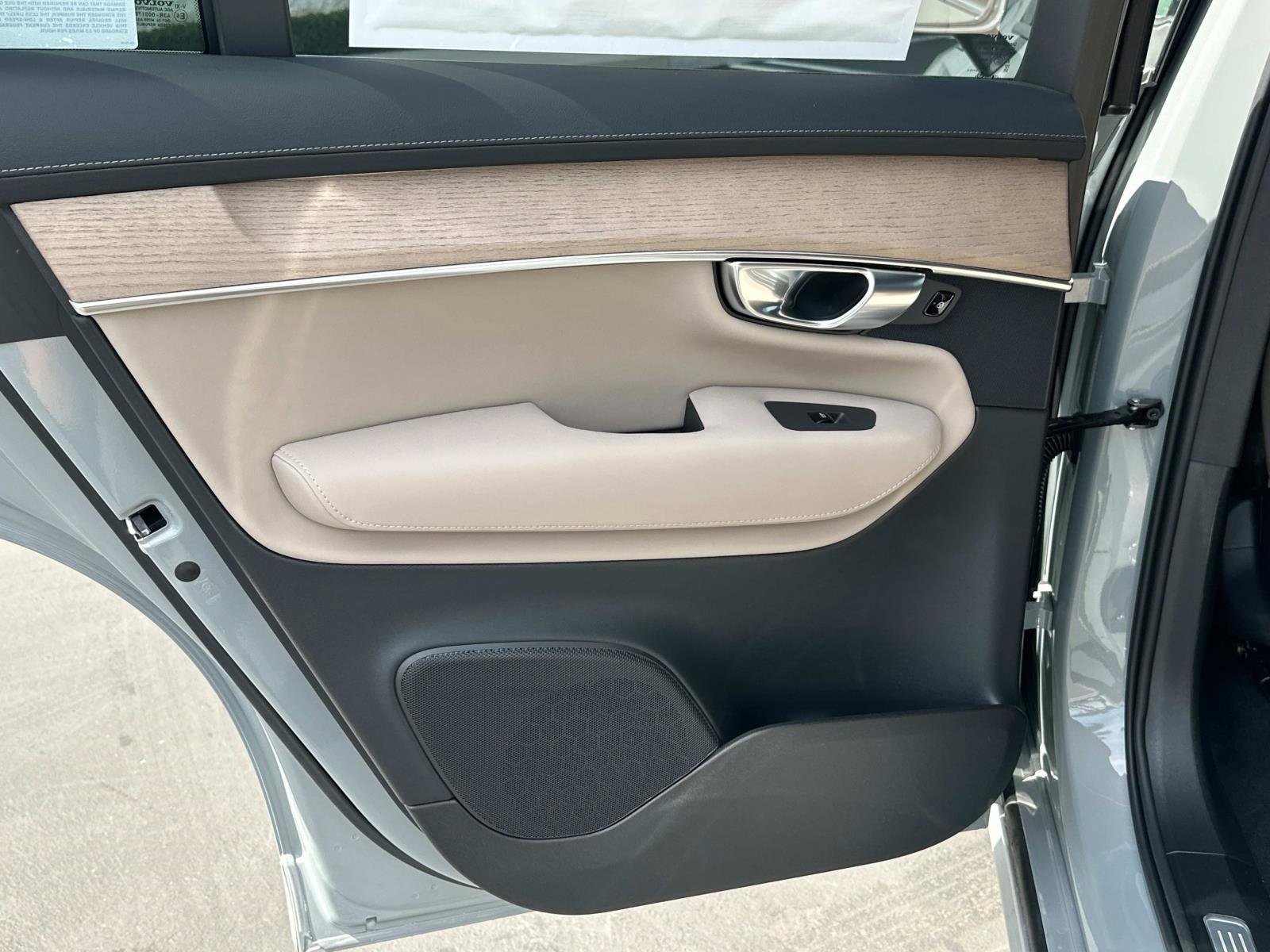 New 2026 Volvo XC90 T8 Plus image 16