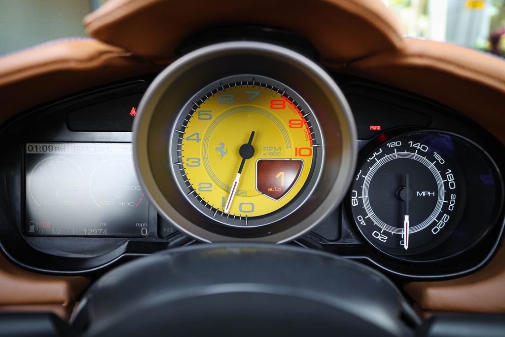 Used 2011 Ferrari California image 31