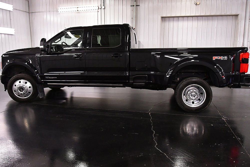 Used 2025 Ford F450 Platinum w/ FX4 Off-Road Package AWD/4WD image 4