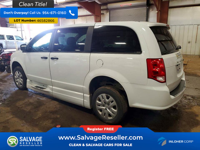 Used 2019 Dodge Grand Caravan SE image 3