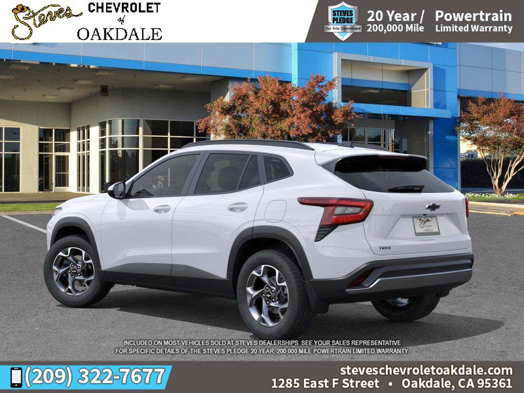 New 2025 Chevrolet Trax LT w/ Driver Confidence Package FWD image 3