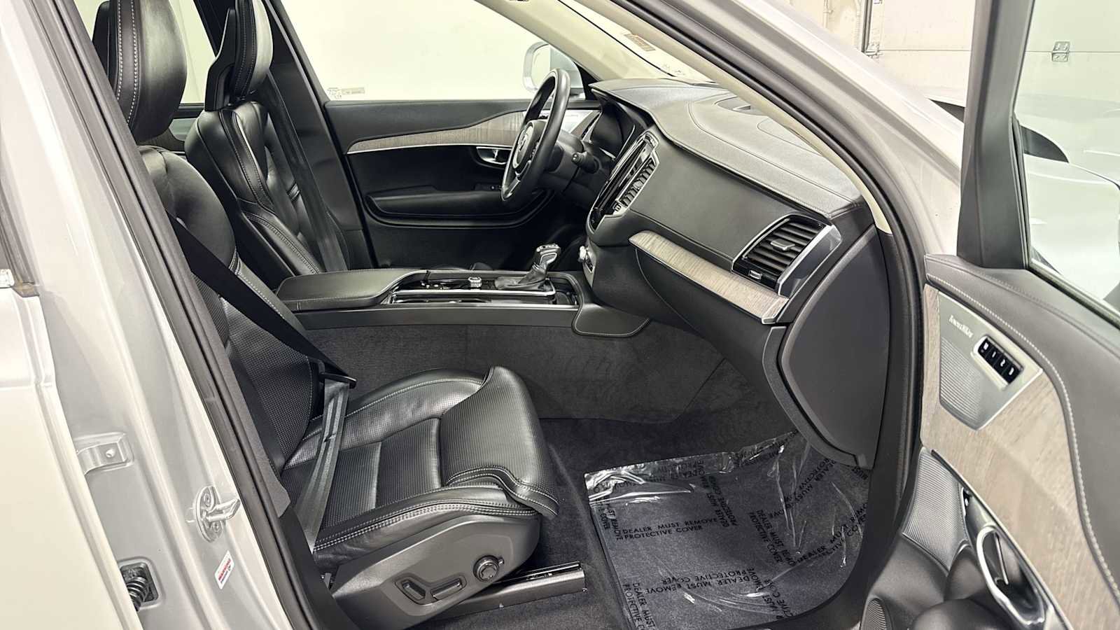 Used 2022 Volvo XC90 T6 Inscription w/ Advanced Package image 31