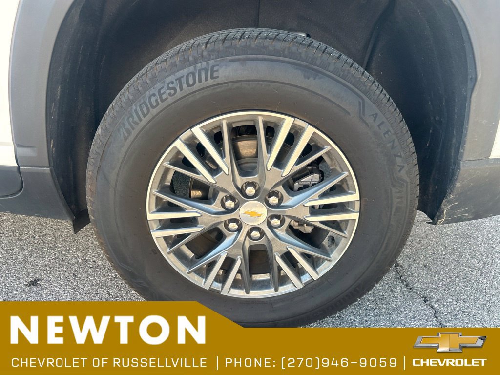 Used 2026 Chevrolet Traverse LT w/ Driver Confidence Package FWD image 18
