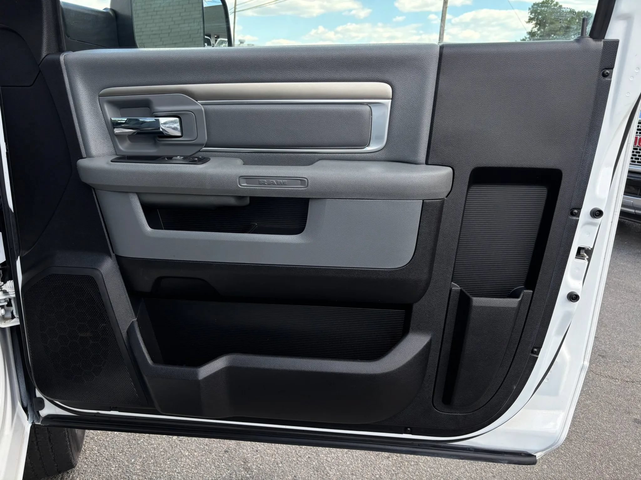 Used 2018 RAM 3500 Tradesman w/ Chrome Appearance Group AWD/4WD image 43