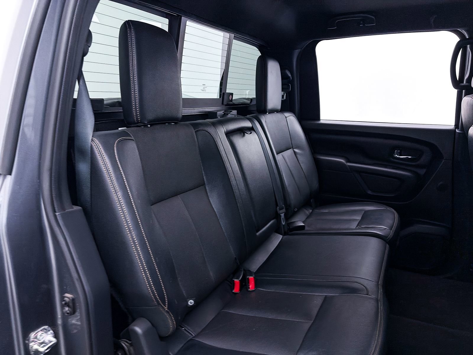 Used 2019 Nissan Titan SL w/ Midnight Edition AWD/4WD image 35