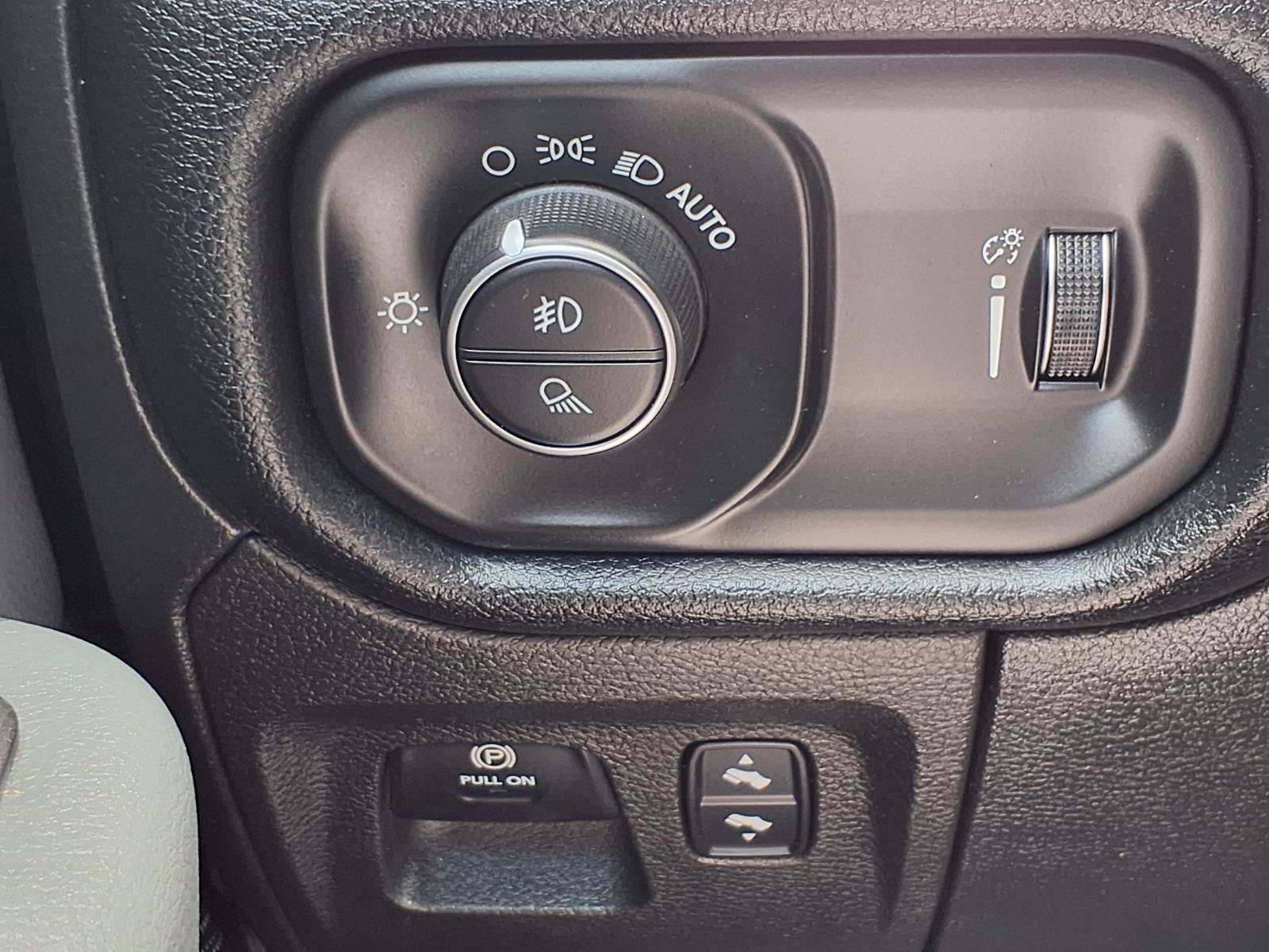 Used 2022 RAM 1500 Big Horn AWD/4WD image 11