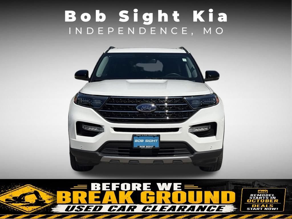 Used 2024 Ford Explorer XLT w/ Equipment Group 202A AWD/4WD image 14