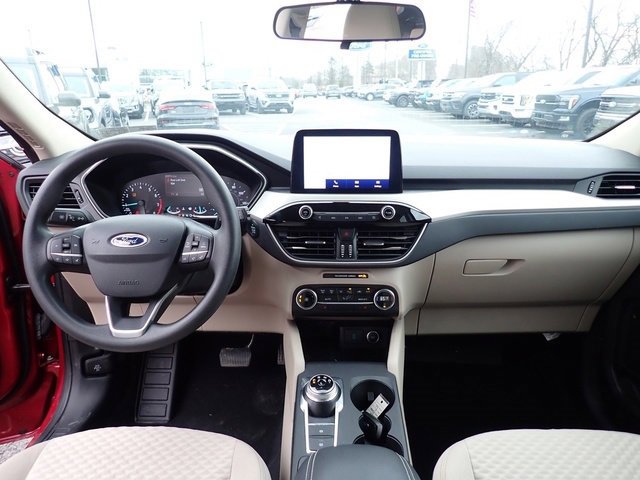 Used 2020 Ford Escape SE image 12