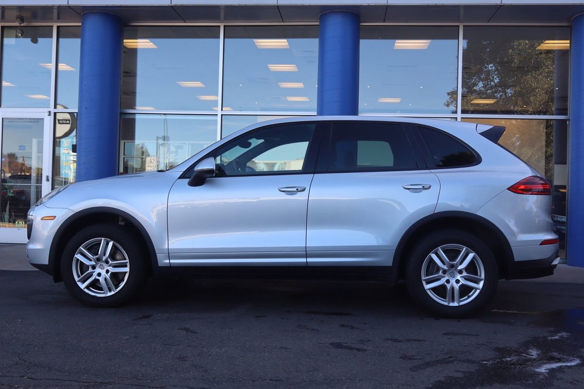 Used 2016 Porsche Cayenne image 2
