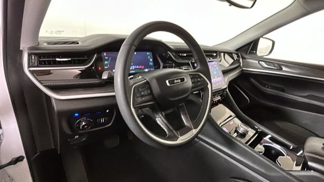 Used 2023 Jeep Grand Cherokee 4WD 4xe image 13