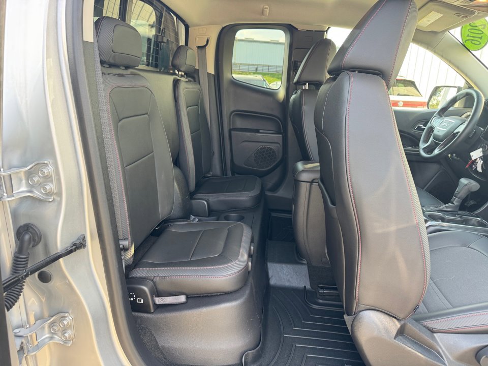 Used 2016 GMC Canyon SLE w/ All Terrain Package image 33