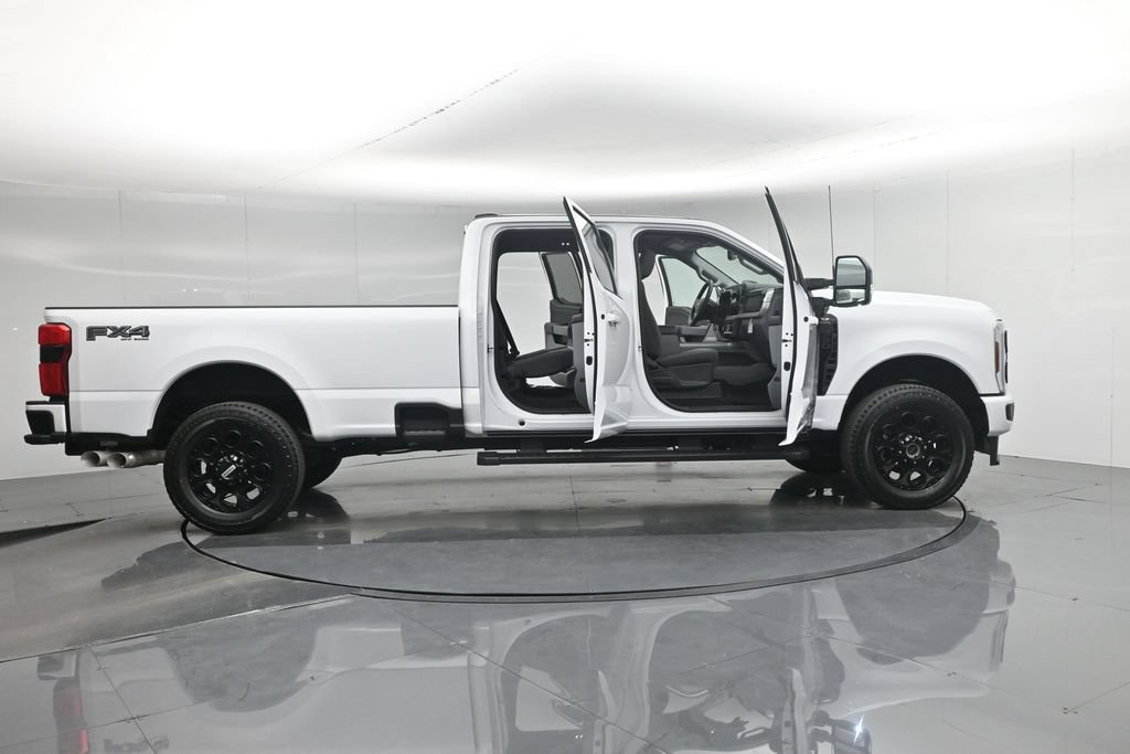 New 2026 Ford F350 XLT w/ XLT Premium Package AWD/4WD image 4