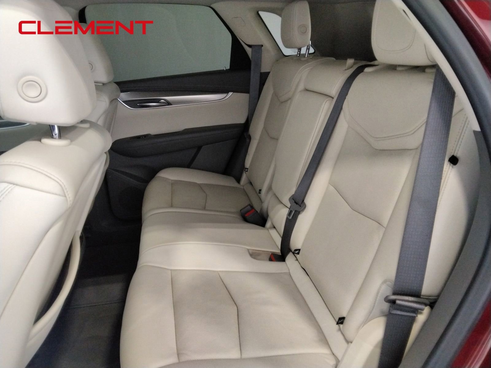 Used 2018 Cadillac XT5 Luxury w/ Driver Awareness Package image 37