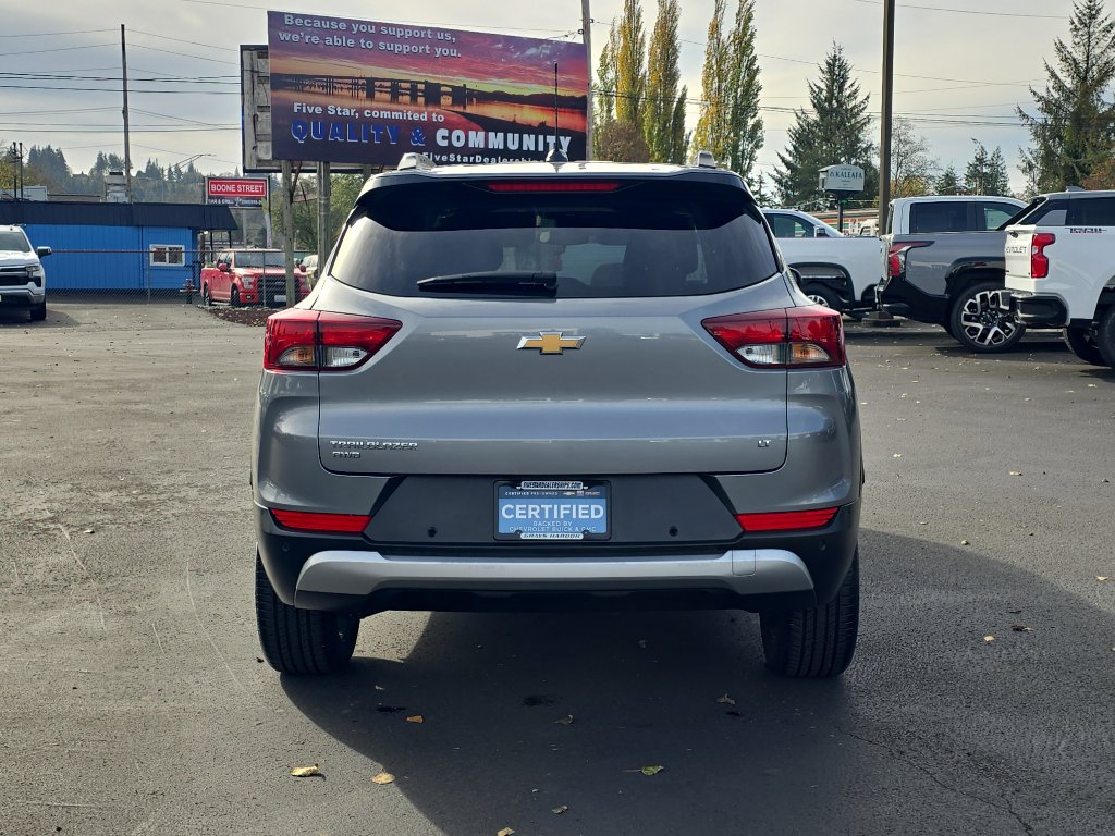 Certified 2025 Chevrolet TrailBlazer LT w/ Driver Confidence Package image 8