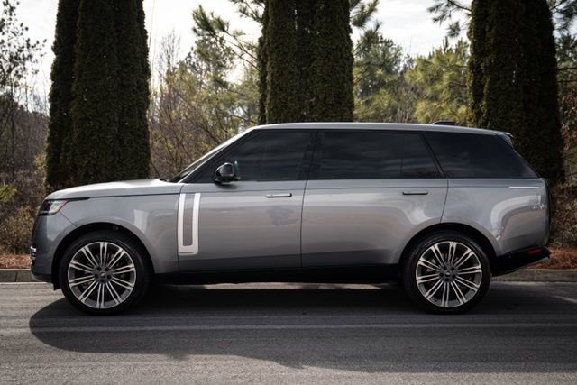 Used 2023 Land Rover Range Rover Long Wheelbase Autobiography image 9