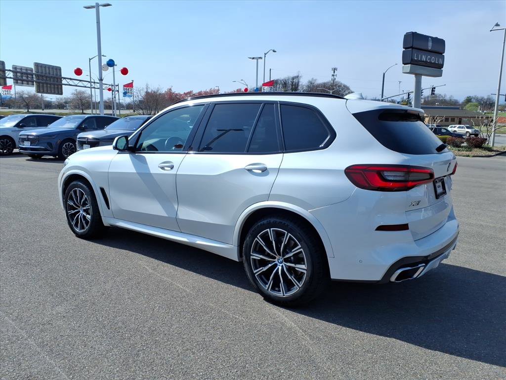 Used 2019 BMW X5 xDrive40i w/ M Sport Package image 3