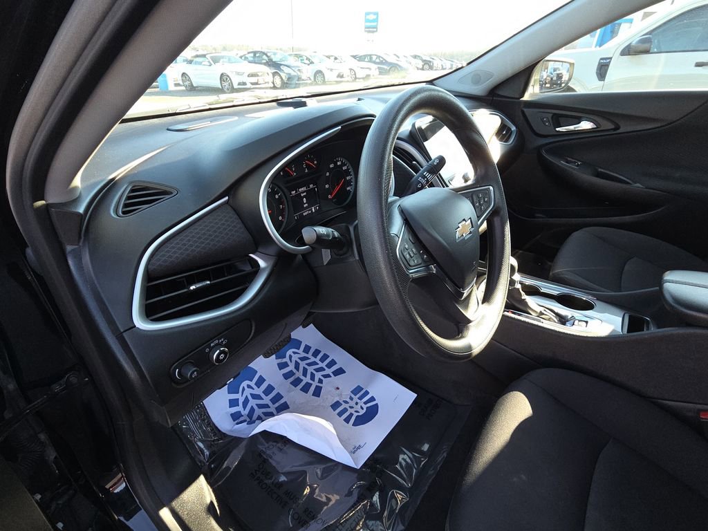 Used 2024 Chevrolet Malibu LT image 14