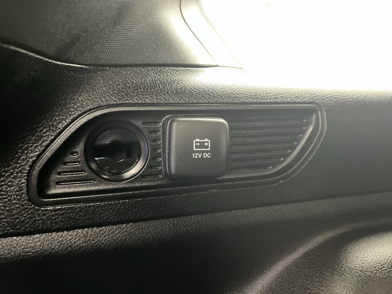 Used 2022 Jeep Grand Cherokee Altitude AWD/4WD image 29