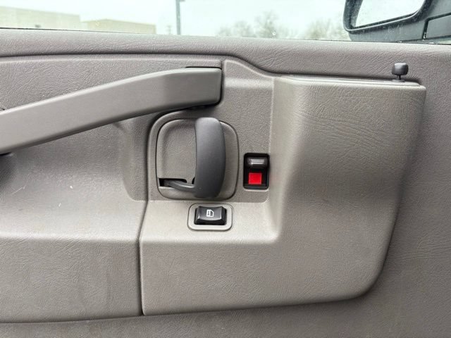 Used 2024 Chevrolet Express 2500 w/ Driver Convenience Package RWD image 28