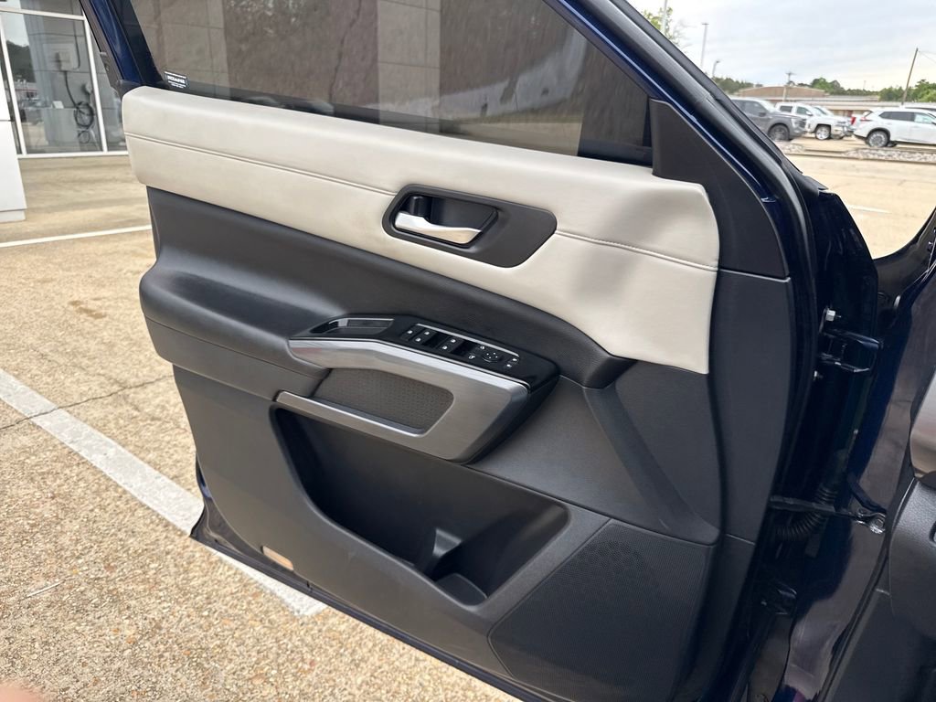 Used 2022 Nissan Pathfinder SL w/ SL Premium Package image 21