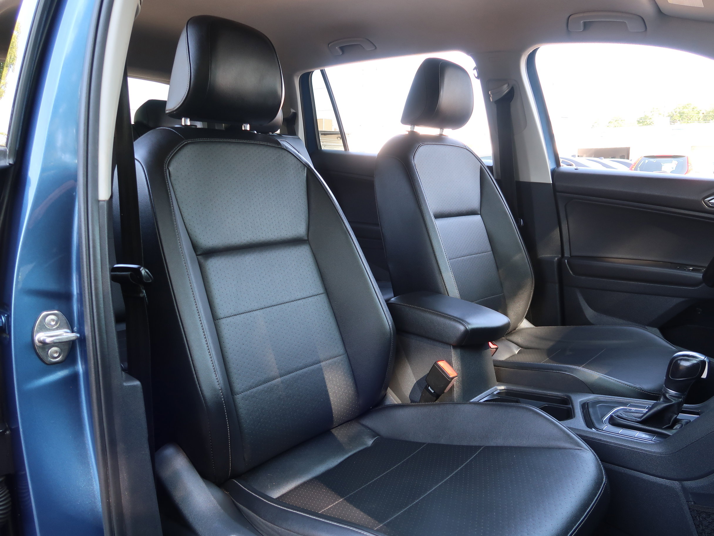 Used 2018 Volkswagen Tiguan SEL image 13