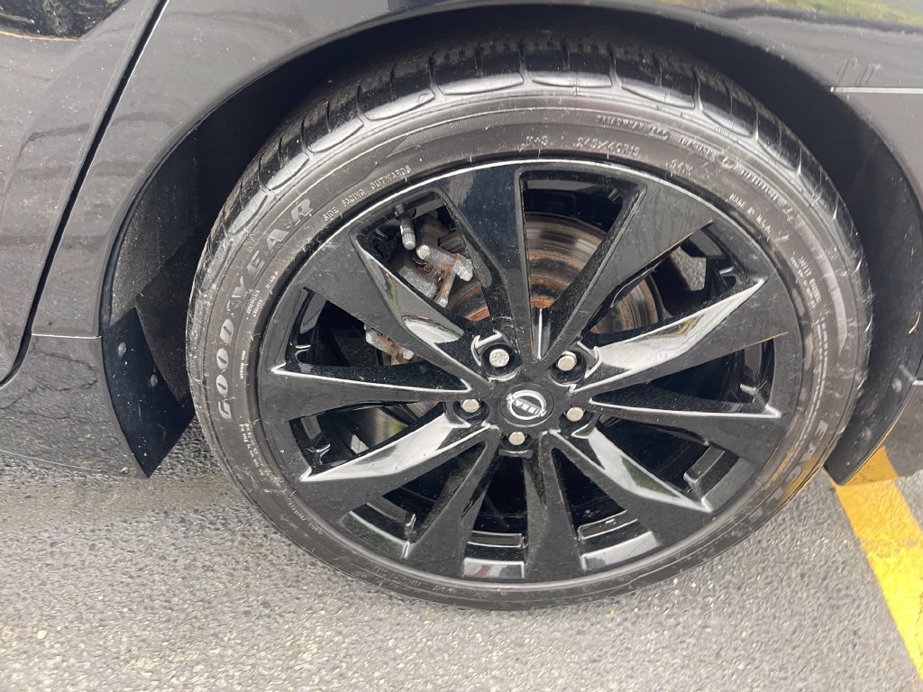 Certified 2023 Nissan Maxima SR w/ Sport Mat Group FWD image 26