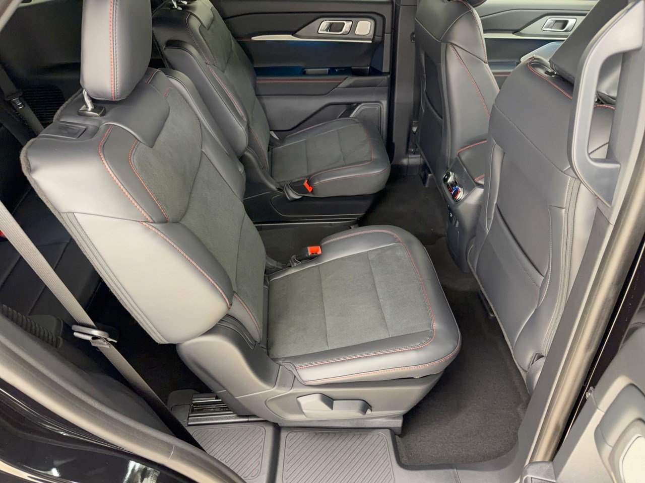 New 2027 Ford Explorer ST w/ Sun And Sound Package RWD image 29