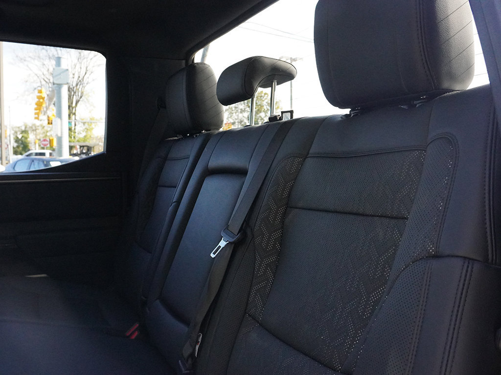 Used 2025 Toyota Tundra Limited AWD/4WD image 35