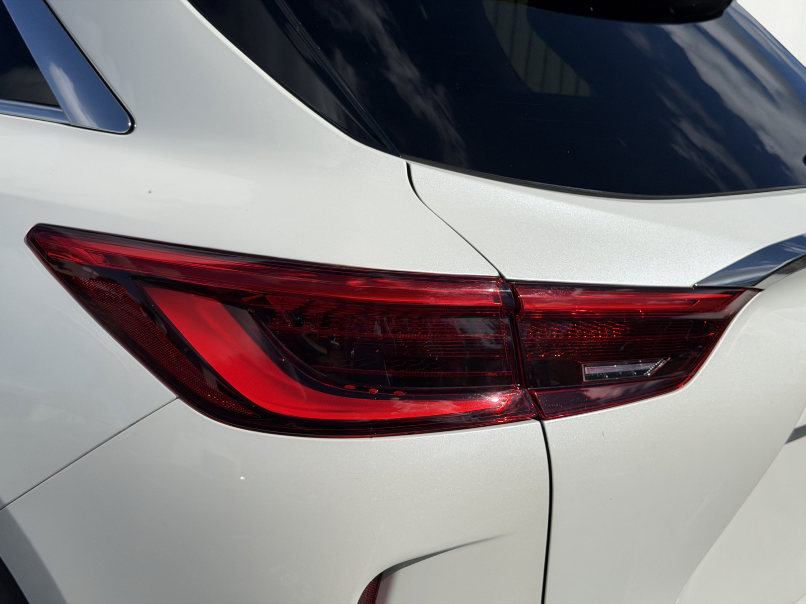 Used 2021 INFINITI QX50 Luxe w/ Appearance Package FWD image 14